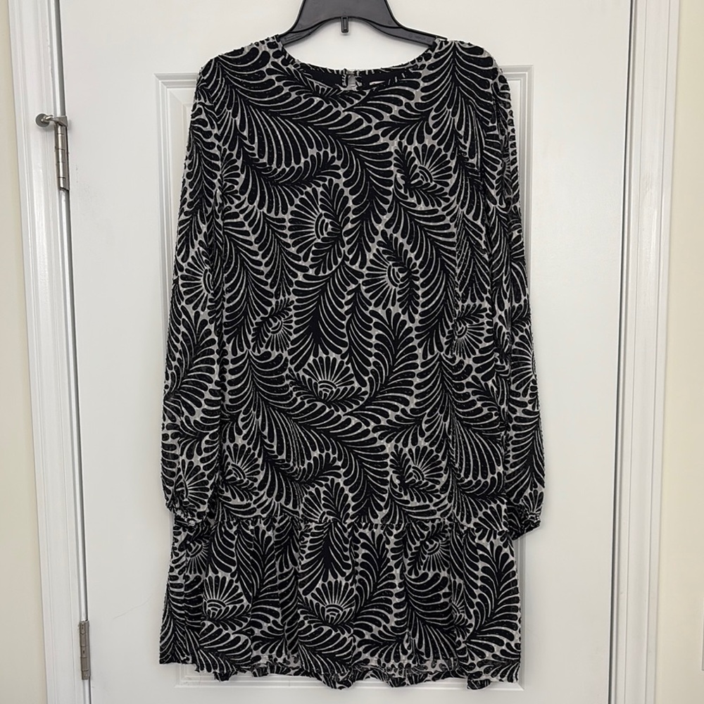LOFT Black and White Floral Long Sleeve Drop-waist Dress